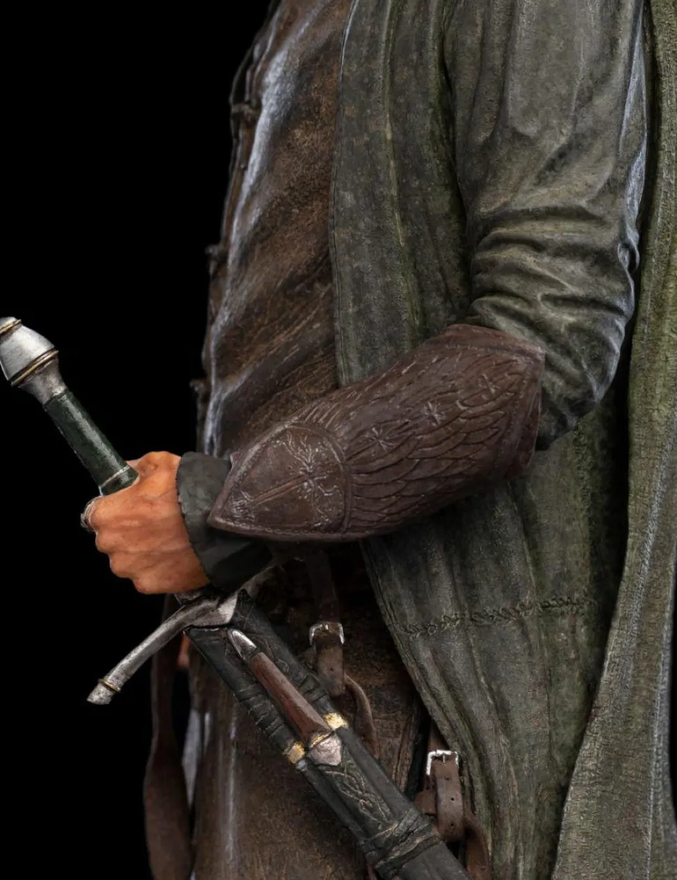 The Lord of the Rings - Aragorn, Hunter of the Plains Classic Series 1/6th Scale Statue