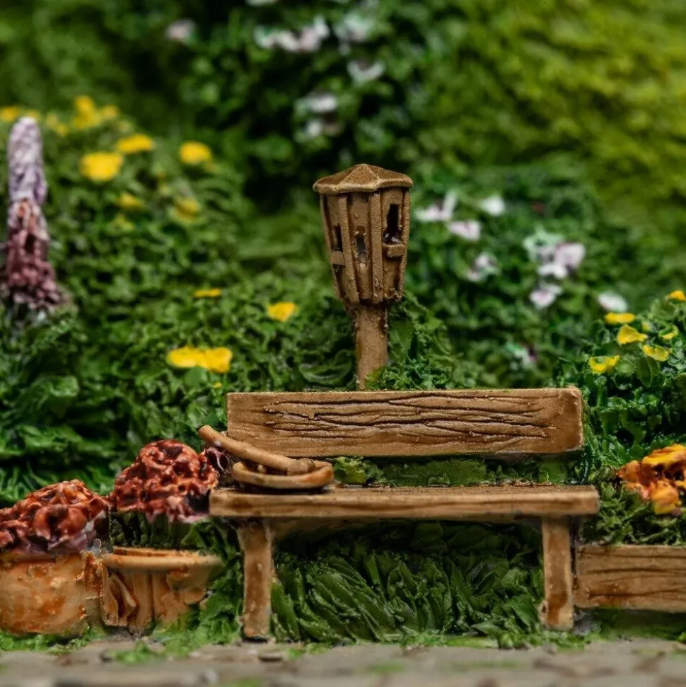 The Lord of the Rings - Bag End Hobbit Hole 3" Diorama Statue