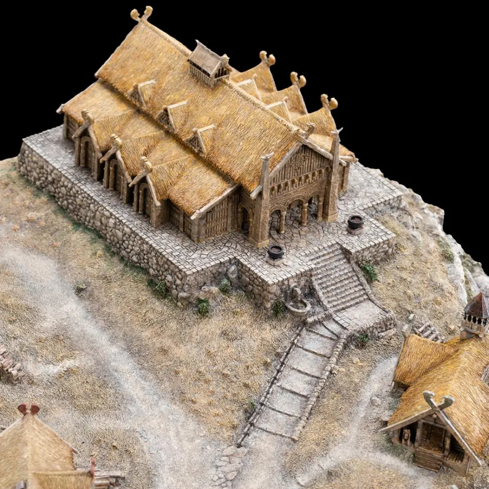 The Lord of the Rings - Edoras Environment Diorama Statue