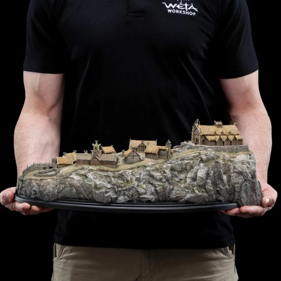 The Lord of the Rings - Edoras Environment Diorama Statue