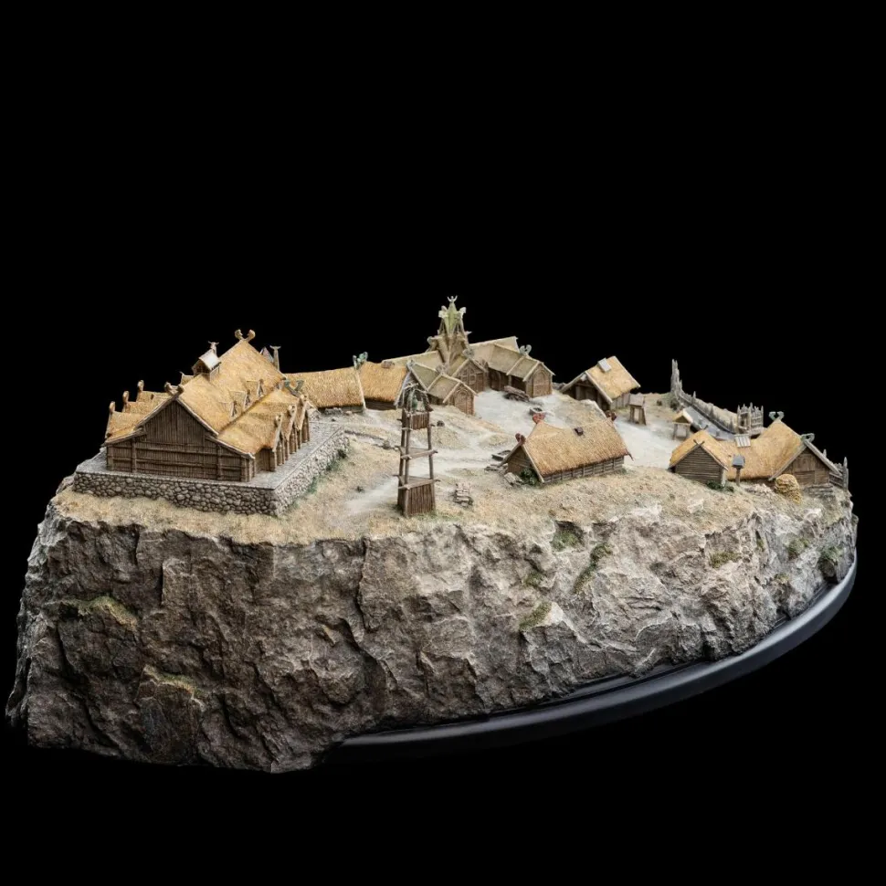 The Lord of the Rings - Edoras Environment Diorama Statue
