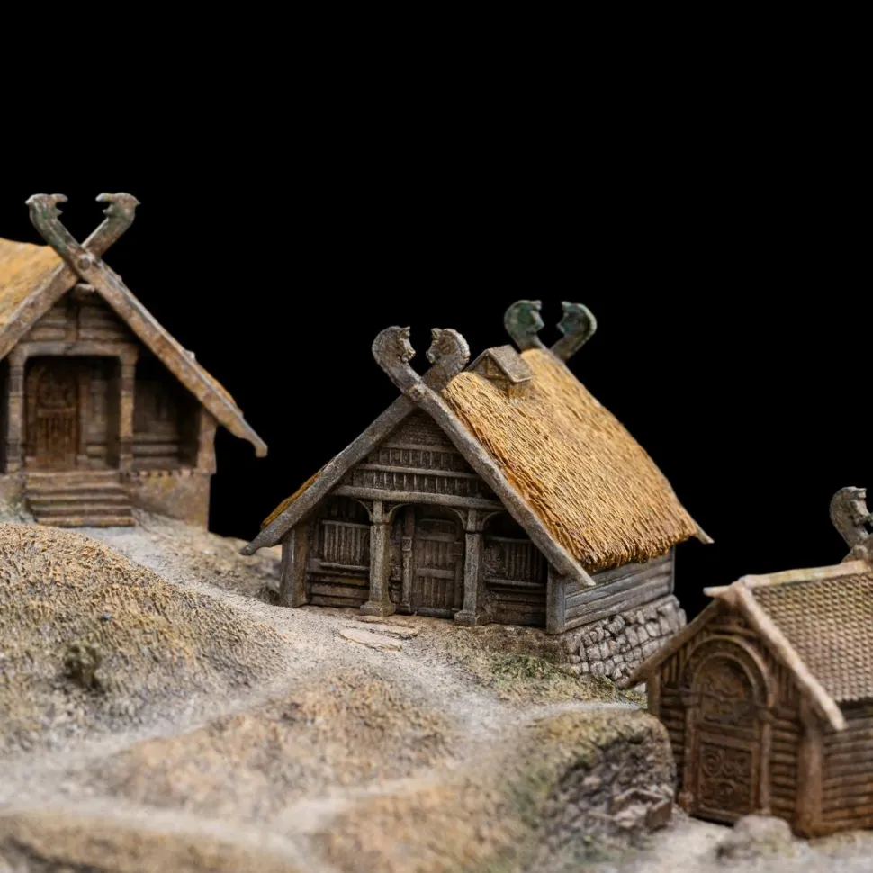 The Lord of the Rings - Edoras Environment Diorama Statue