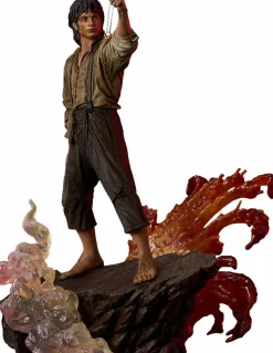The Lord of the Rings - Frodo Baggins Gallery Deluxe 8" PVC Diorama Statue