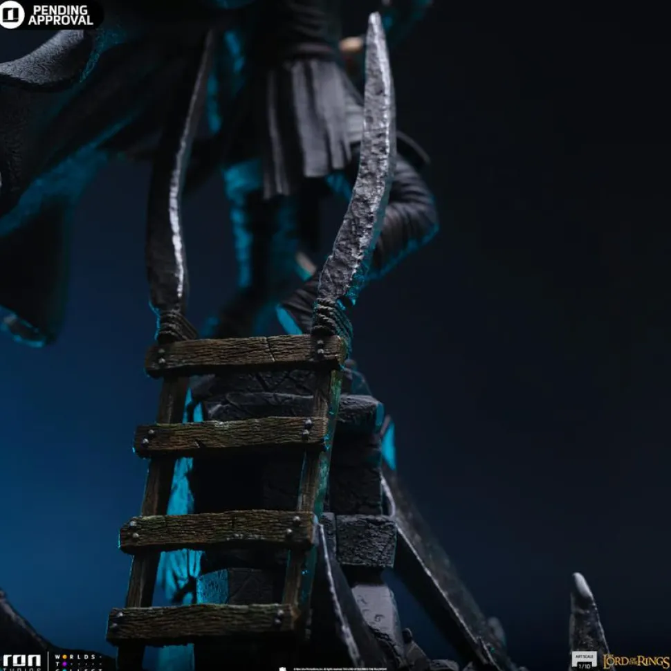 The Lord of the Rings - Legolas Unleashed 1/10th Scale Statue