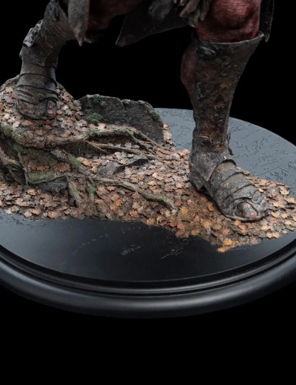 The Lord of the Rings - Lurtz: Hunter of Men 1/6th Scale Statue