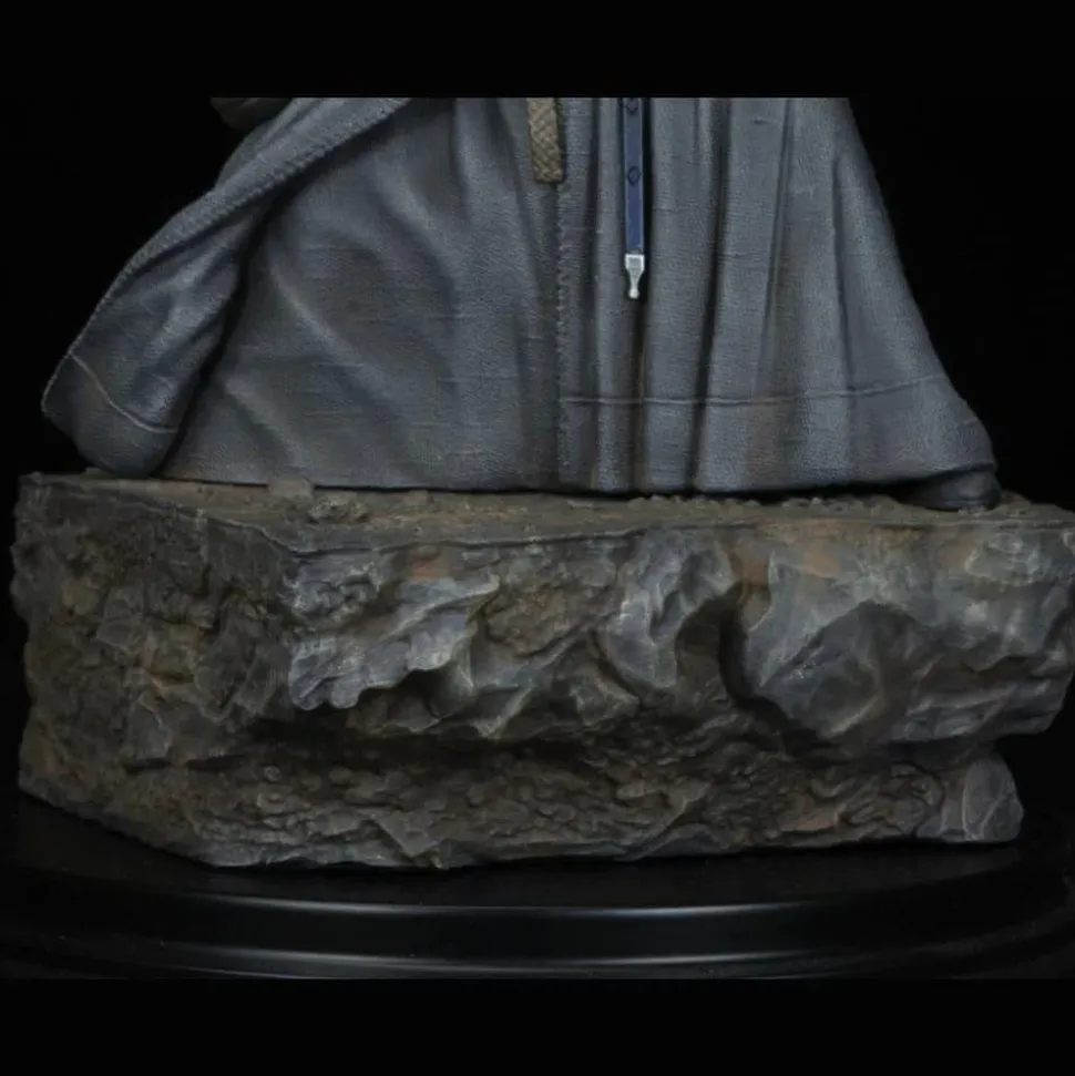 The Lord of the Rings: The Fellowship of the Ring - Gandalf in Moria 7" Statue
