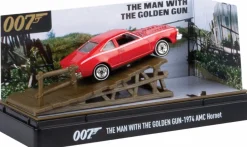 The Man with the Golden Gun (1974) - 1974 AMC Hornet James Bond 007 Collection 1/64th Scale Die-Cast Vehicle Replica Diorama