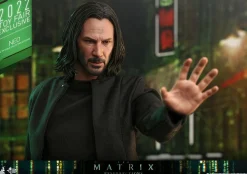 The Matrix Resurrections - Neo 1/6th Scale Hot Toys Action Figure (2022 Toy Fair Exclusive)
