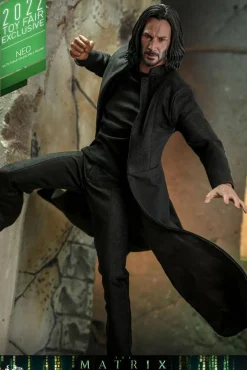The Matrix Resurrections - Neo 1/6th Scale Hot Toys Action Figure (2022 Toy Fair Exclusive)