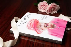 The Queen - 70 Glorious Years: The Offical Platinum Jubilee Souvenir Hardcover Book