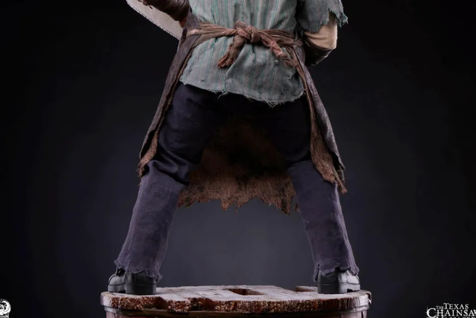 The Texas Chainsaw Massacre (2003) - Leatherface 1/4 Scale Statue