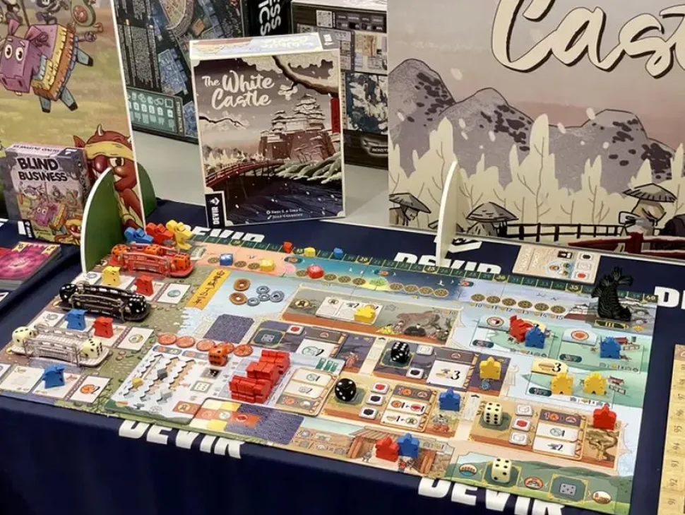 The White Castle - Board Game