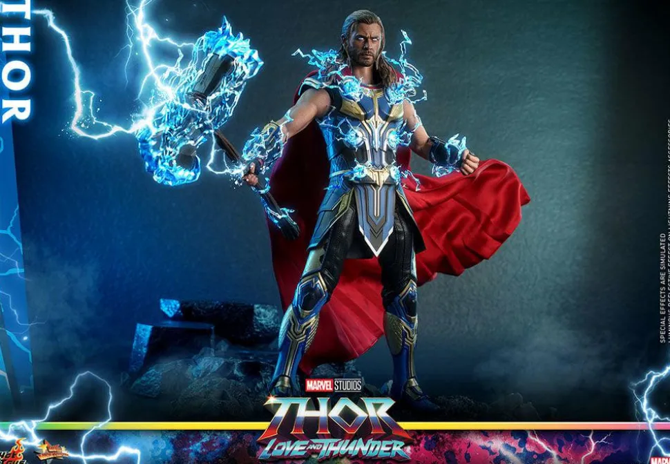 Thor 4: Love & Thunder - Thor 1/6th Scale Hot Toys Action Figure
