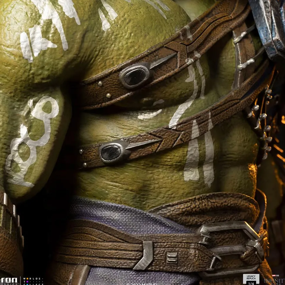 Thor 3: Ragnarok - Gladiator Hulk Infinity Saga Legacy Replica 1/4 Scale Statue