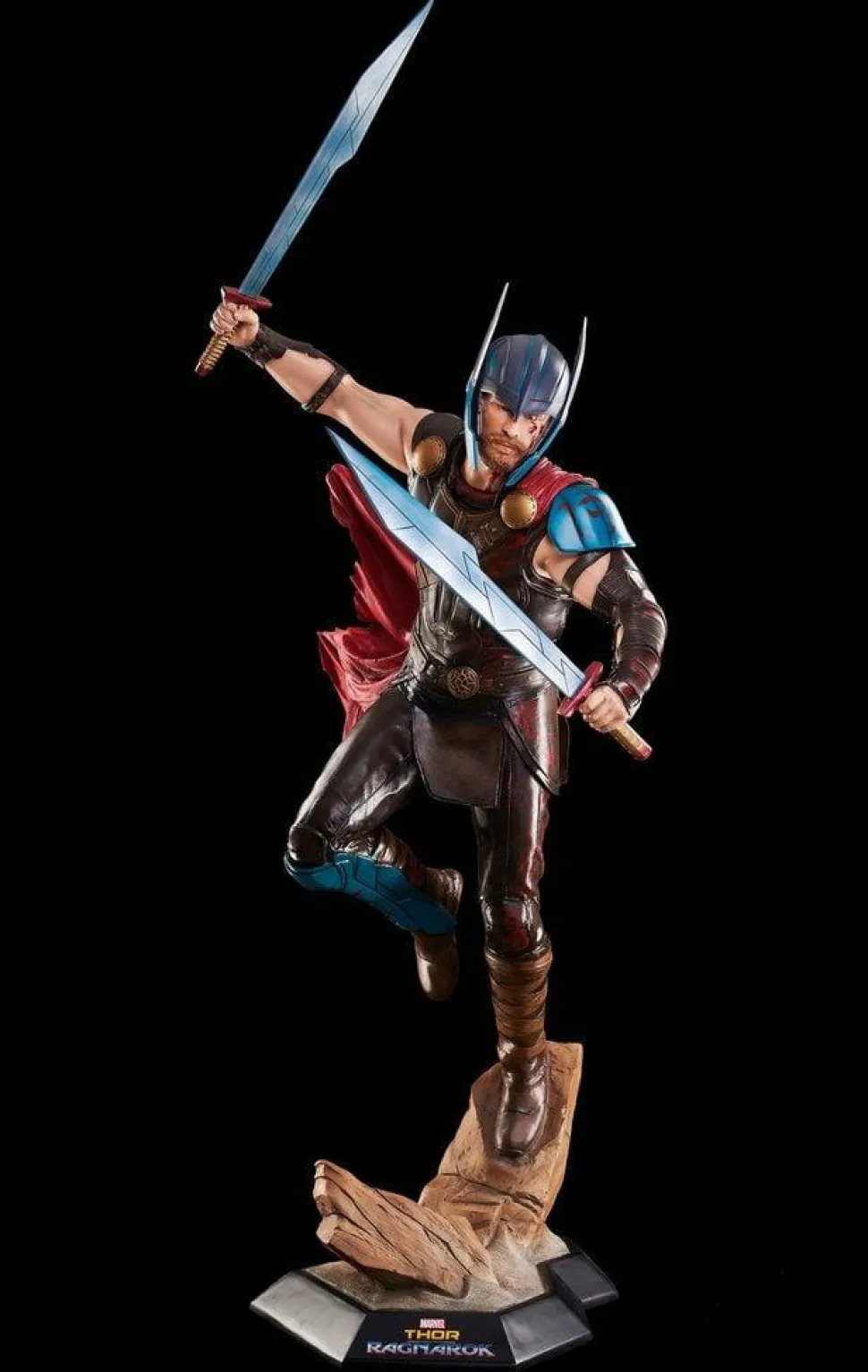 Thor 3: Ragnarok - Thor 1:1 Scale Life-Size Statue