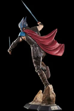 Thor 3: Ragnarok - Thor 1:1 Scale Life-Size Statue