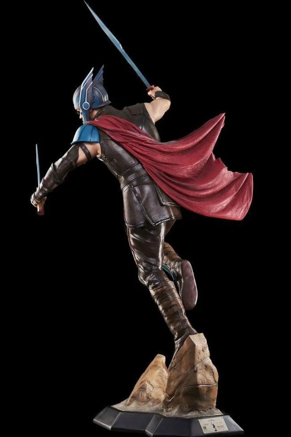 Thor 3: Ragnarok - Thor 1:1 Scale Life-Size Statue