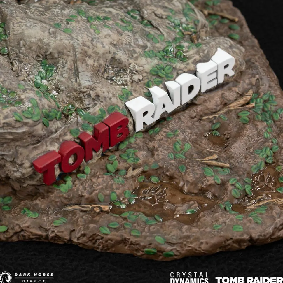 Tomb Raider - Lara Croft (Survivor Era) 11" Statue