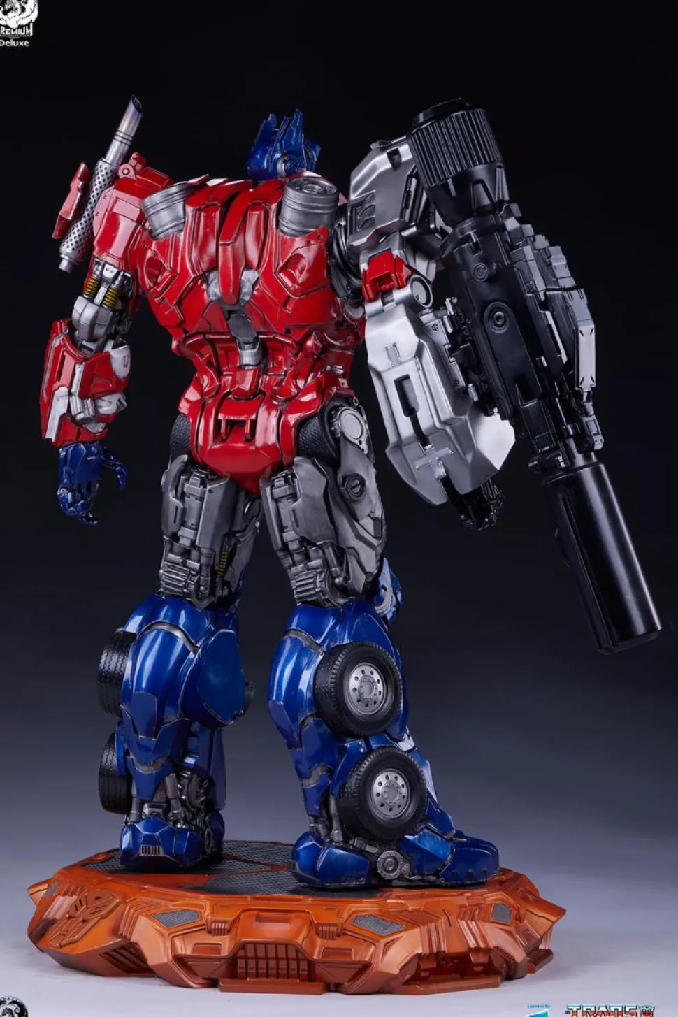 Transformers - Optimus Prime Deluxe 28" Museum Scale Statue