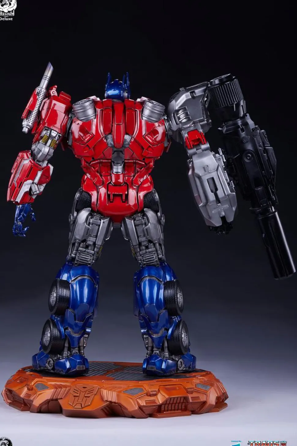 Transformers - Optimus Prime Deluxe 28" Museum Scale Statue