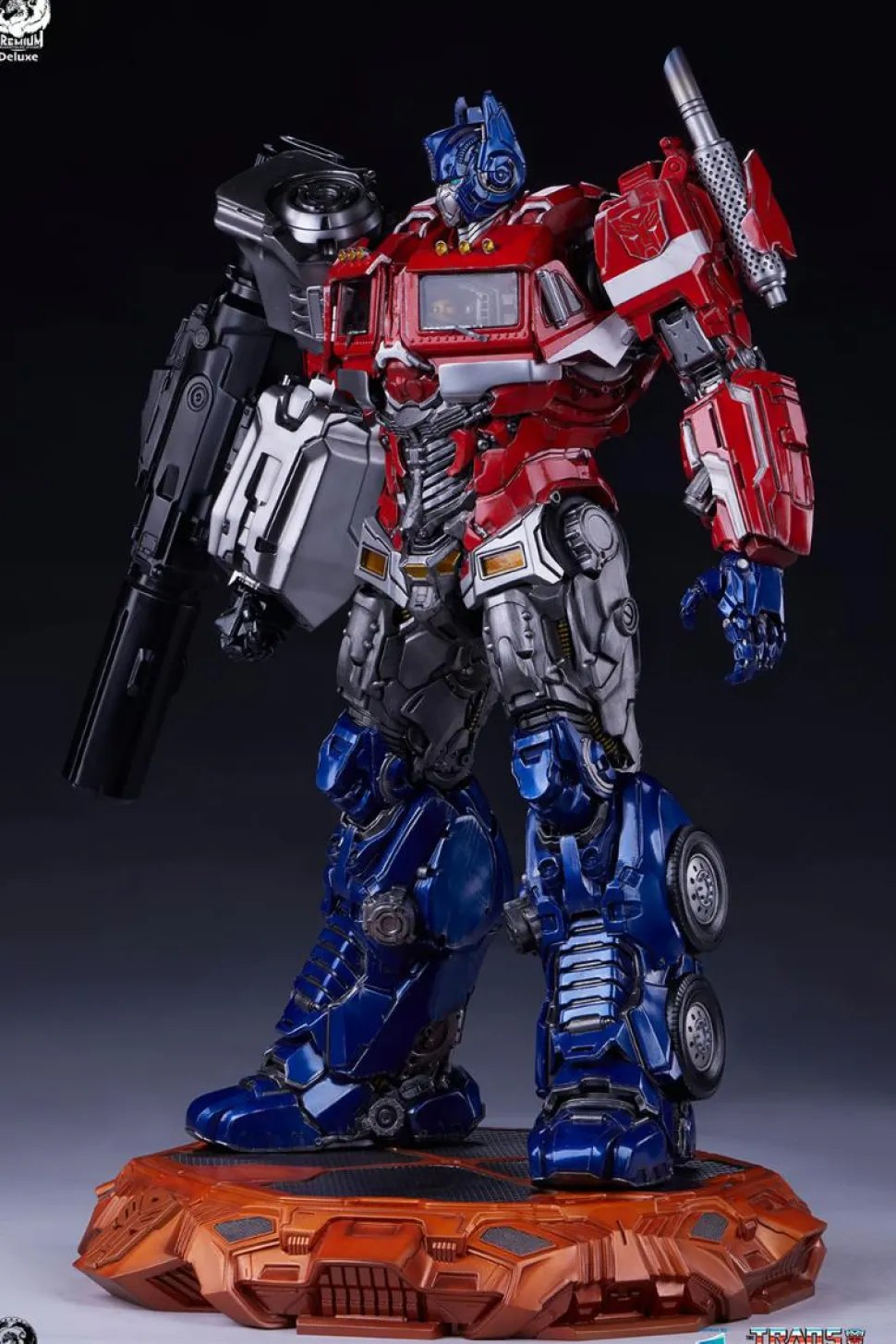 Transformers - Optimus Prime Deluxe 28" Museum Scale Statue