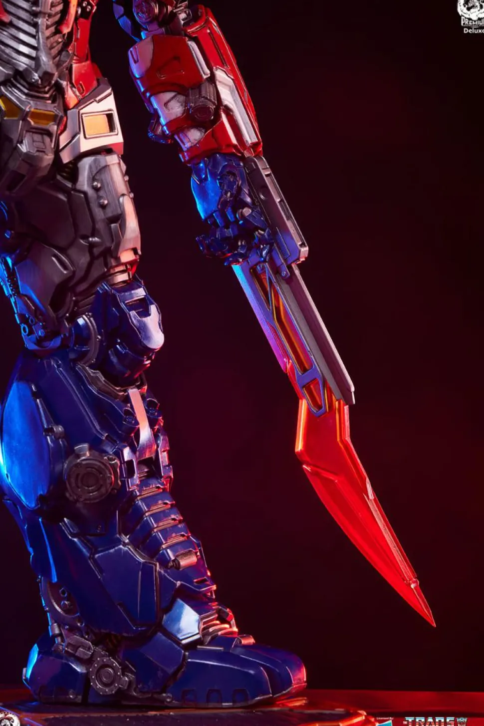 Transformers - Optimus Prime Deluxe 28" Museum Scale Statue