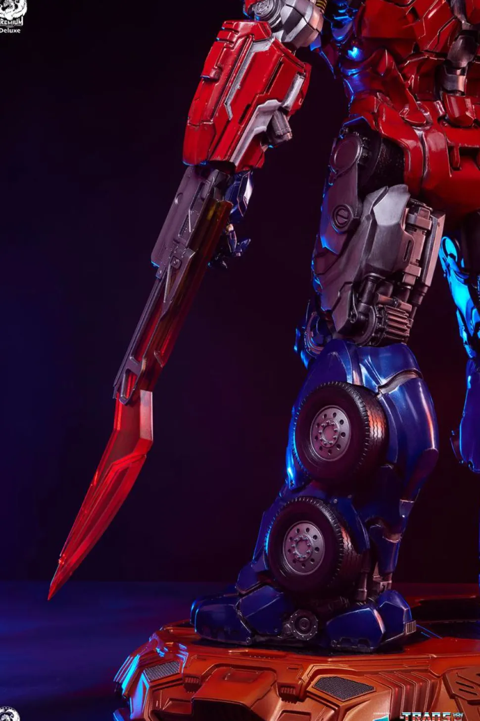 Transformers - Optimus Prime Deluxe 28" Museum Scale Statue