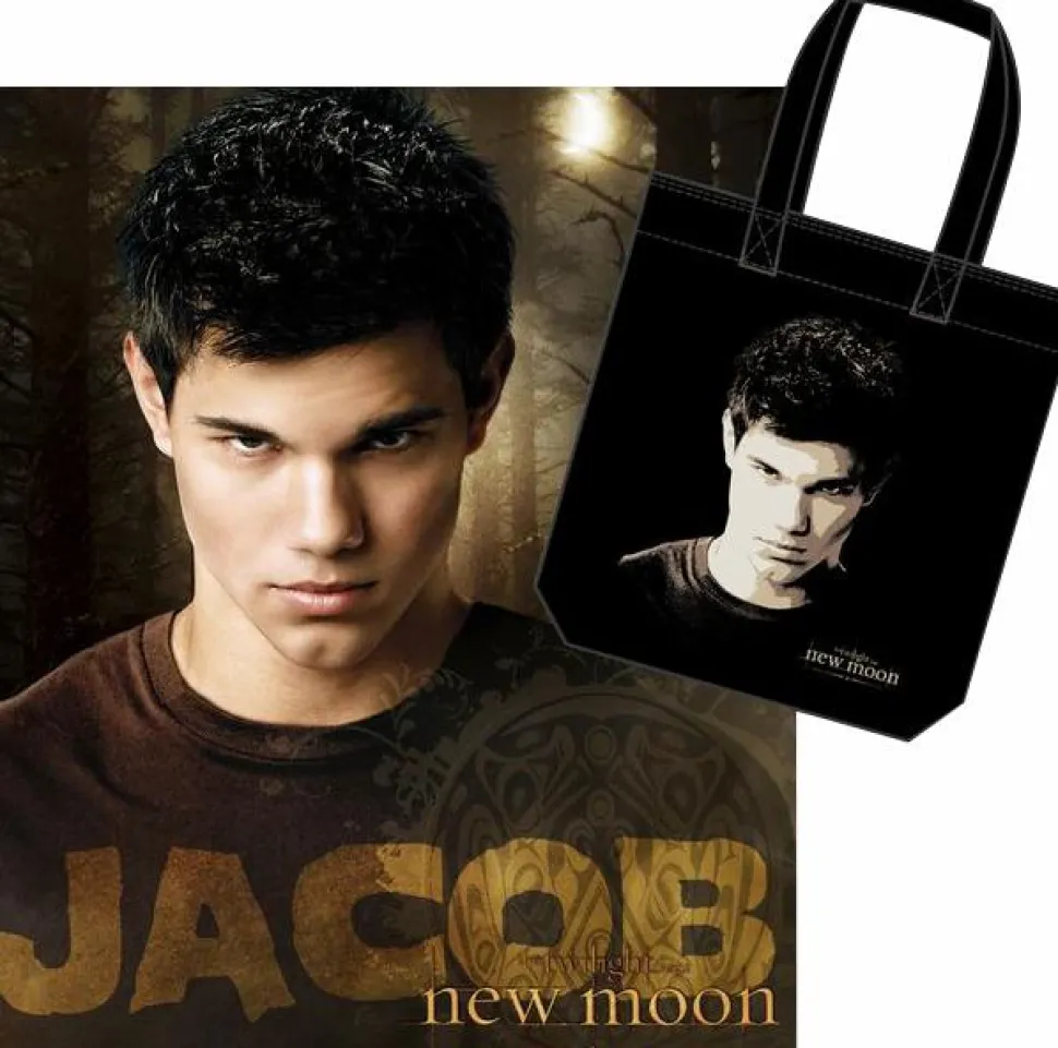 Twilight Saga: New Moon Tote & Fleece 2-Pack Jacob Tattoo & Portrait