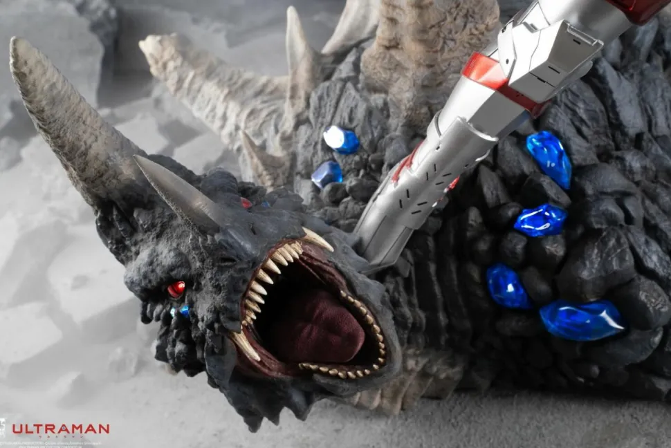 Ultraman - Ultraman vs Black King 1/4 Scale Statue (Int Sales Only)