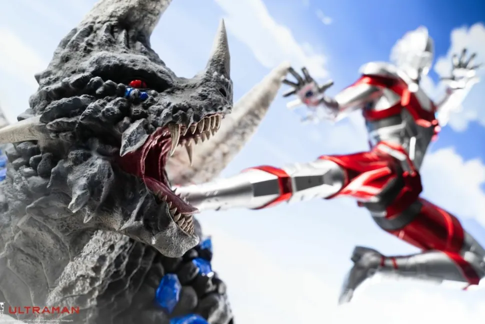 Ultraman - Ultraman vs Black King 1/4 Scale Statue (Int Sales Only)