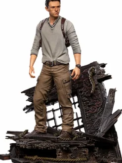 Uncharted (2022) - Nathan Drake Deluxe 1/10th Scale Statue