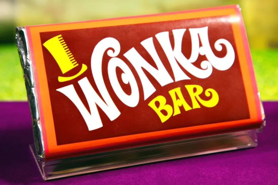 Willy Wonka & the Chocolate Factory - Golden Ticket, Wonka Bar & Everlasting Gobstopper Replica Set