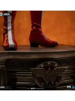 Wonder Woman - Wonder Woman (DC Trinity) Legacy Replica 1/4 Scale Statue