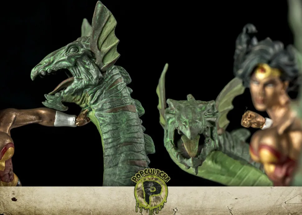 Wonder Woman - Wonder Woman vs Hydra Mini Patina Statue