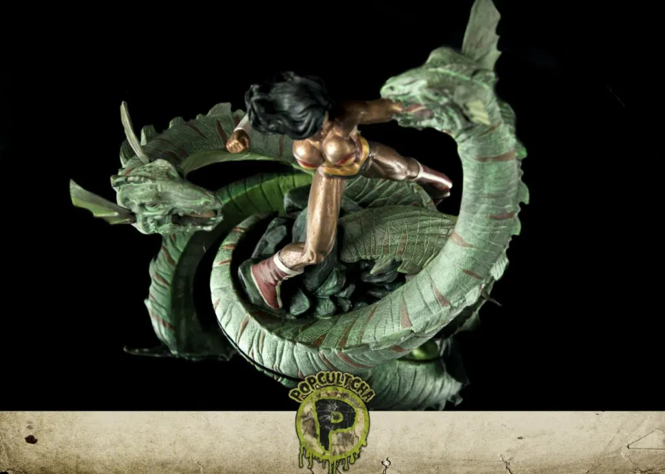Wonder Woman - Wonder Woman vs Hydra Mini Patina Statue