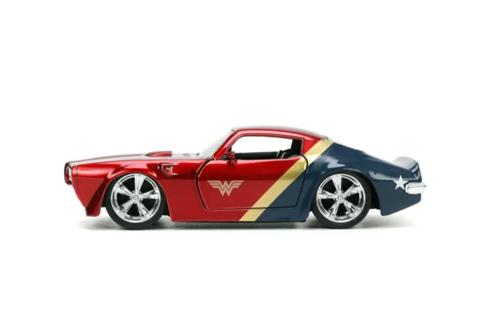Wonder Woman - Wonder Woman & 1972 Pontiac Firebird Hollywood Rides 1/32 Scale Die-Cast Vehicle Replica