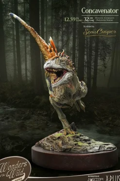 Wonders of the Wild - Concavenator & Fossil Deluxe 10” Statue