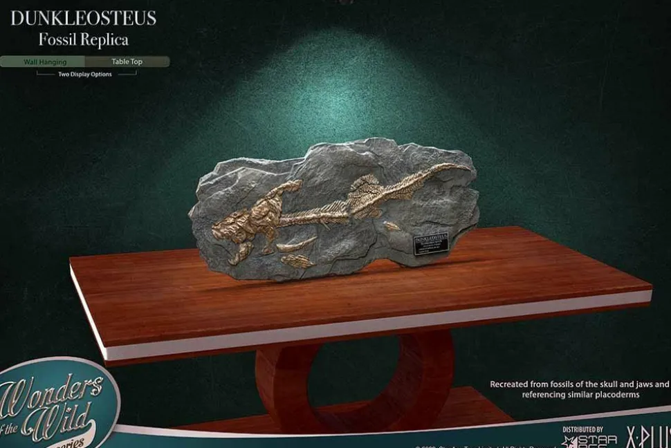 Wonders of the Wild - Dunkleosteus & Fossil Deluxe 16” Statue