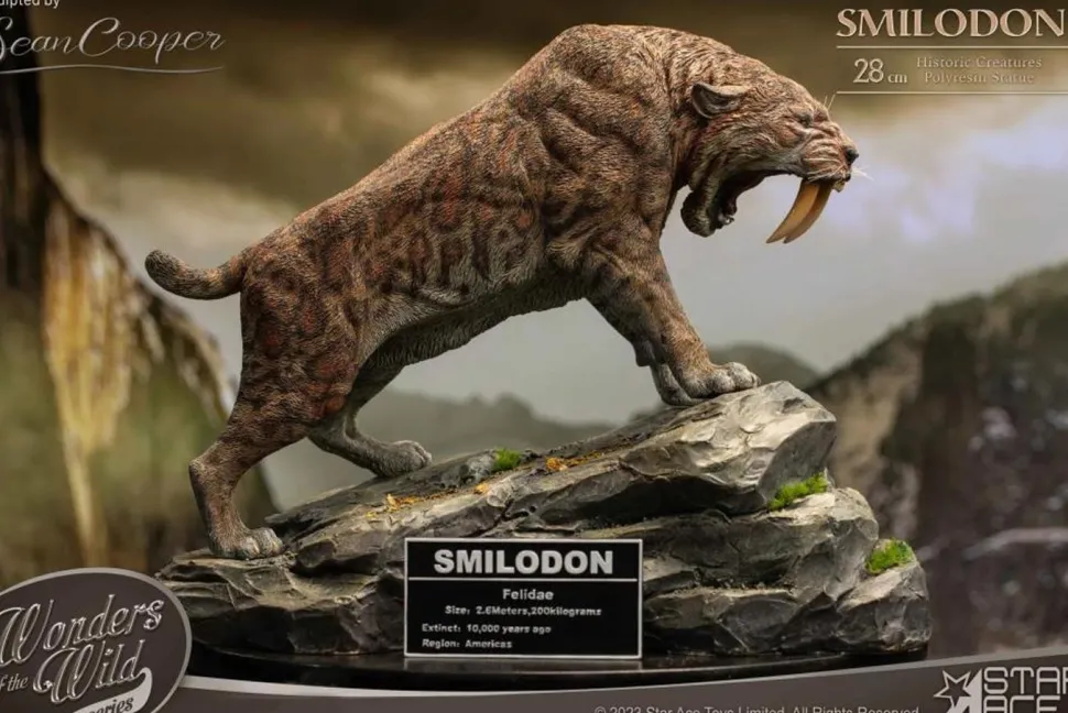 Wonders of the Wild - Smilodon 11" Statue