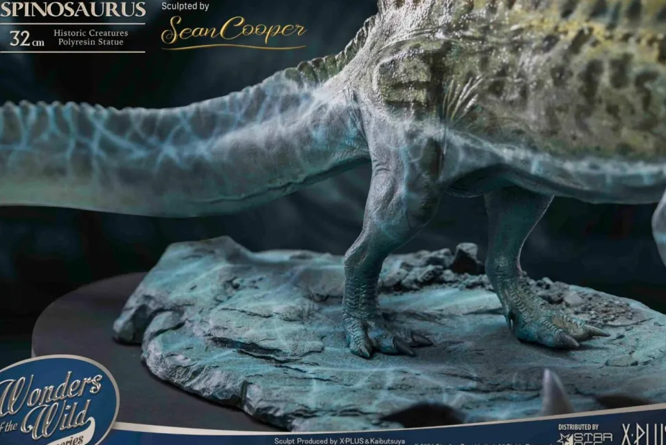 Wonders of the Wild - Spinosaurus & Fossil Deluxe 7” Statue
