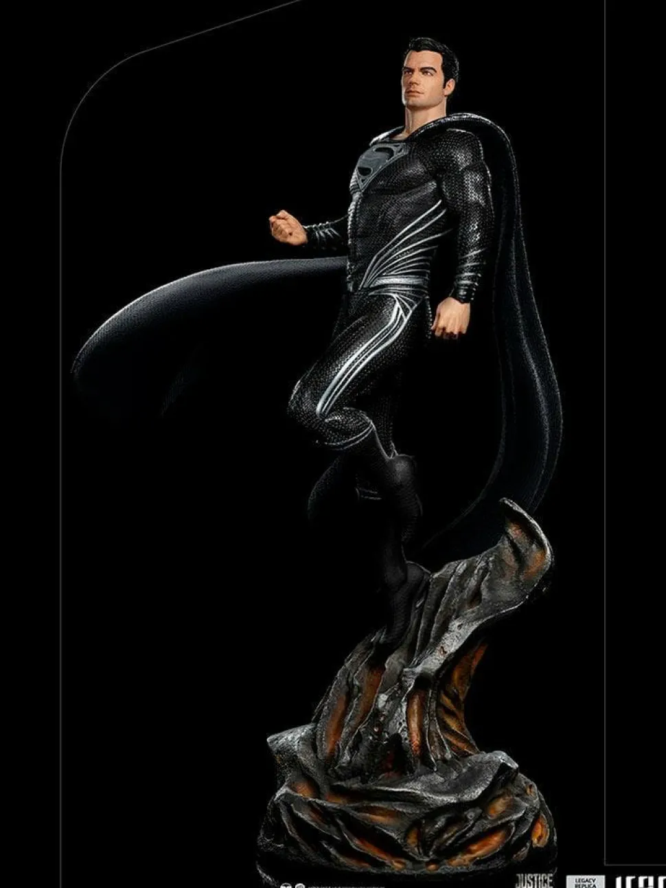 Zack Snyder’s Justice League (2021) - Superman Black Suit 1/4 Scale Legacy Statue